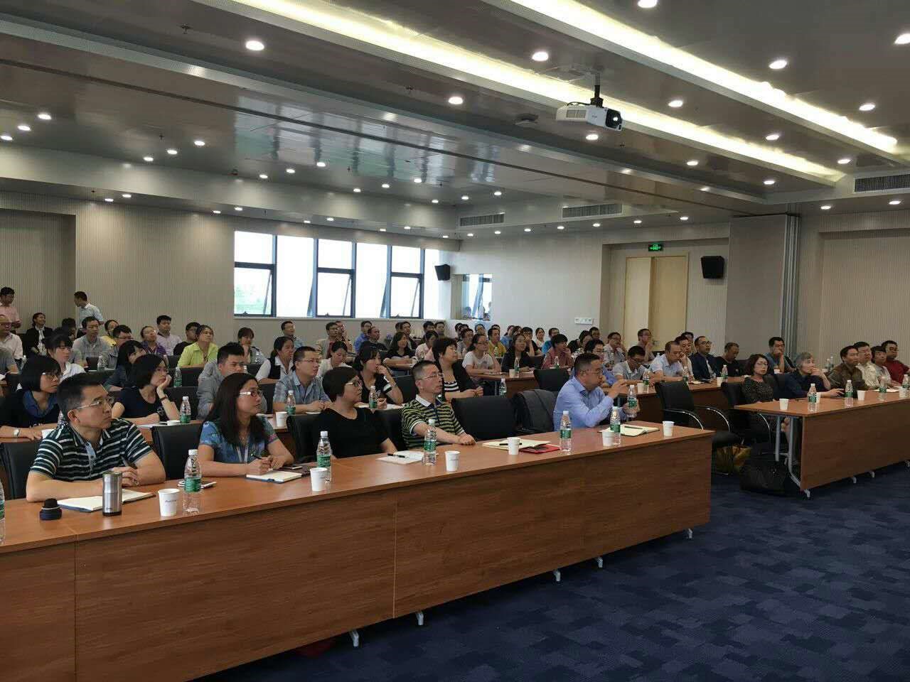 张全兴院士应邀举行《离子交流与吸附树脂生长历程与展望》报告会