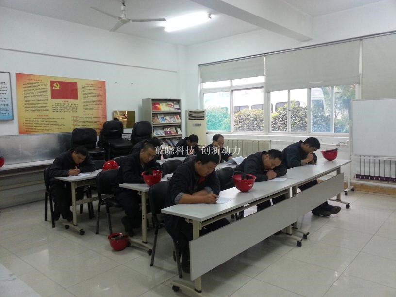 争创生产操作优异尖兵 为生产稳固提供包管