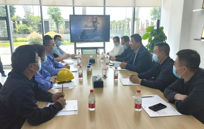 邹晓刚区长一行莅临TG反波胆工业园调研