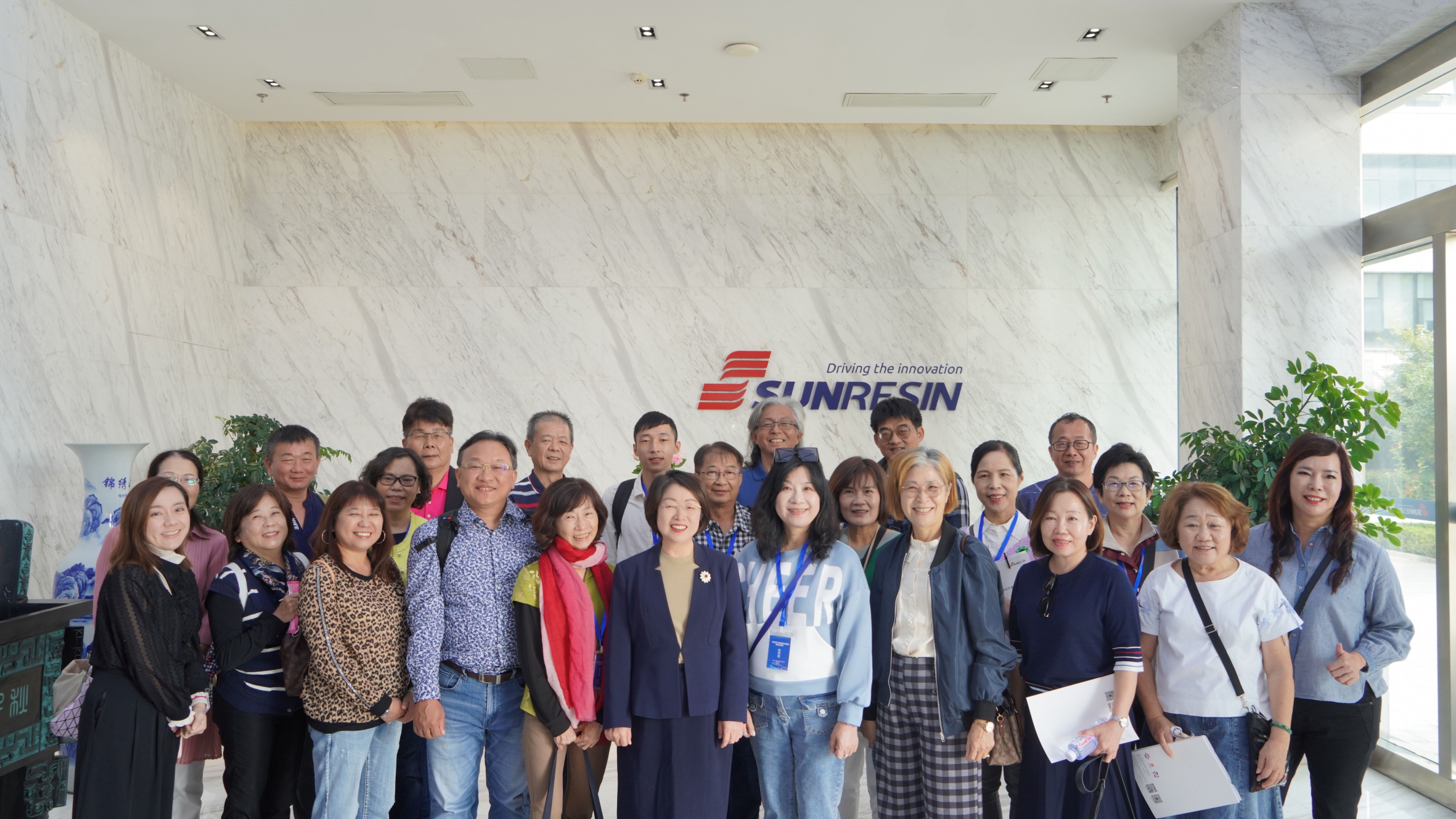 莘莘蓝海意，，，，，，晓映两岸情